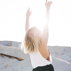 ursachewirkung's tweet photo. Ängste loszulassen, ist eine Herausforderung, der sich viele stellen müssen. Wie Buddhismus und Psychotherapie gemeinsam dabei helfen können, zeigt die Gesc
https://t.co/0OmGNAWZoA https://t.co/68zUWojggC
