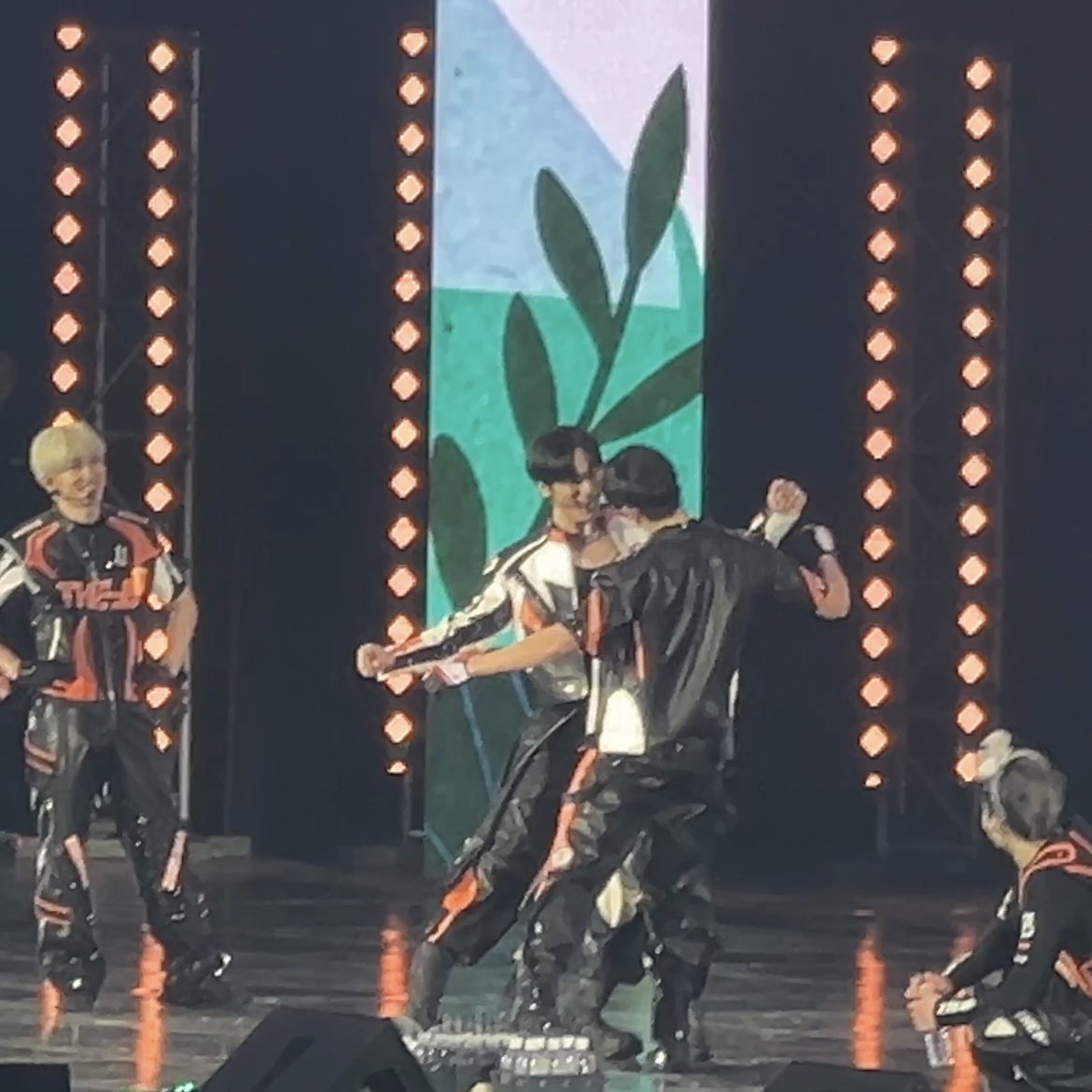 광쥬(키스하듯이)(독기아니고객기) tweet media