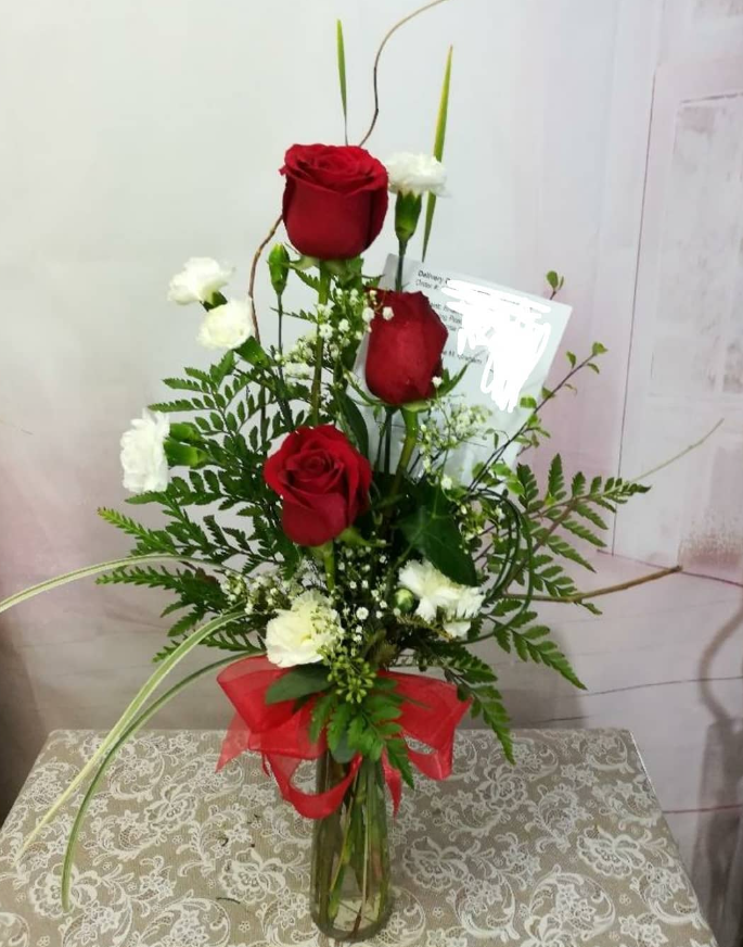 flowersjoyy's tweet photo. Simply Beautiful.
#myjoyflowershop #flowershops #localbusiness #familybusiness #simple #florist #roses #curlywillow #carnation #flowerstagram #flowers https://t.co/wx2a6TGCr9
