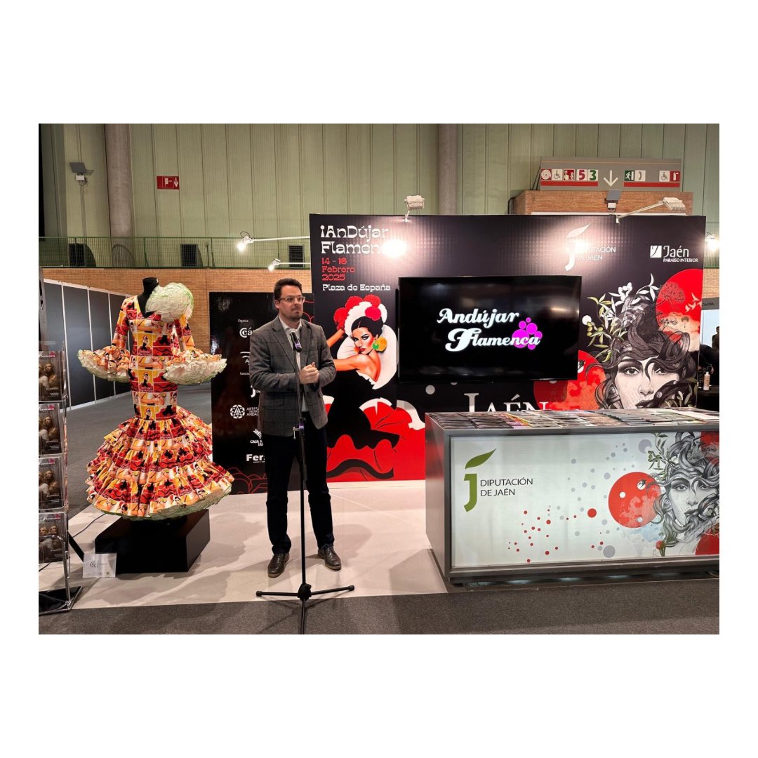 dipujaen's tweet image. 💃💃 La #ModaFlamenca jiennense y los ‘Jaén Selección’, presentes en la 30º edición de @simofsevilla 

👉 Diputación cuenta con un estand en el evento, en el que este sábado participarán 9 diseñadores de trajes de flamenca de la provincia en un desfile

🔗acortar.link/4q2bvm