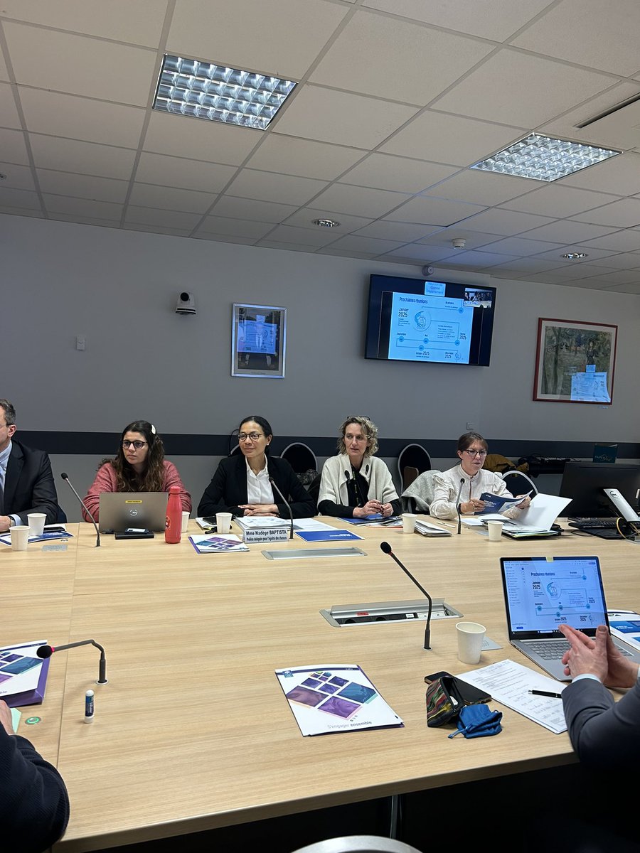 tillyarmelle's tweet image. 📢 rencontre partenariale du Comité Départemental des Services aux Familles a la prefecture
🤝 Ensemble avec le #HautsdeSeine , engagés pour améliorer l’accompagnement des familles et renforcer l’accès aux services essentiels.
#Solidarité #Familles #Engagement
