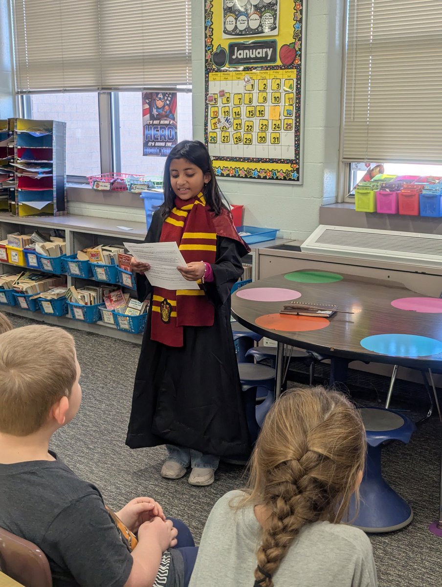 Mrs. Holm tweet media