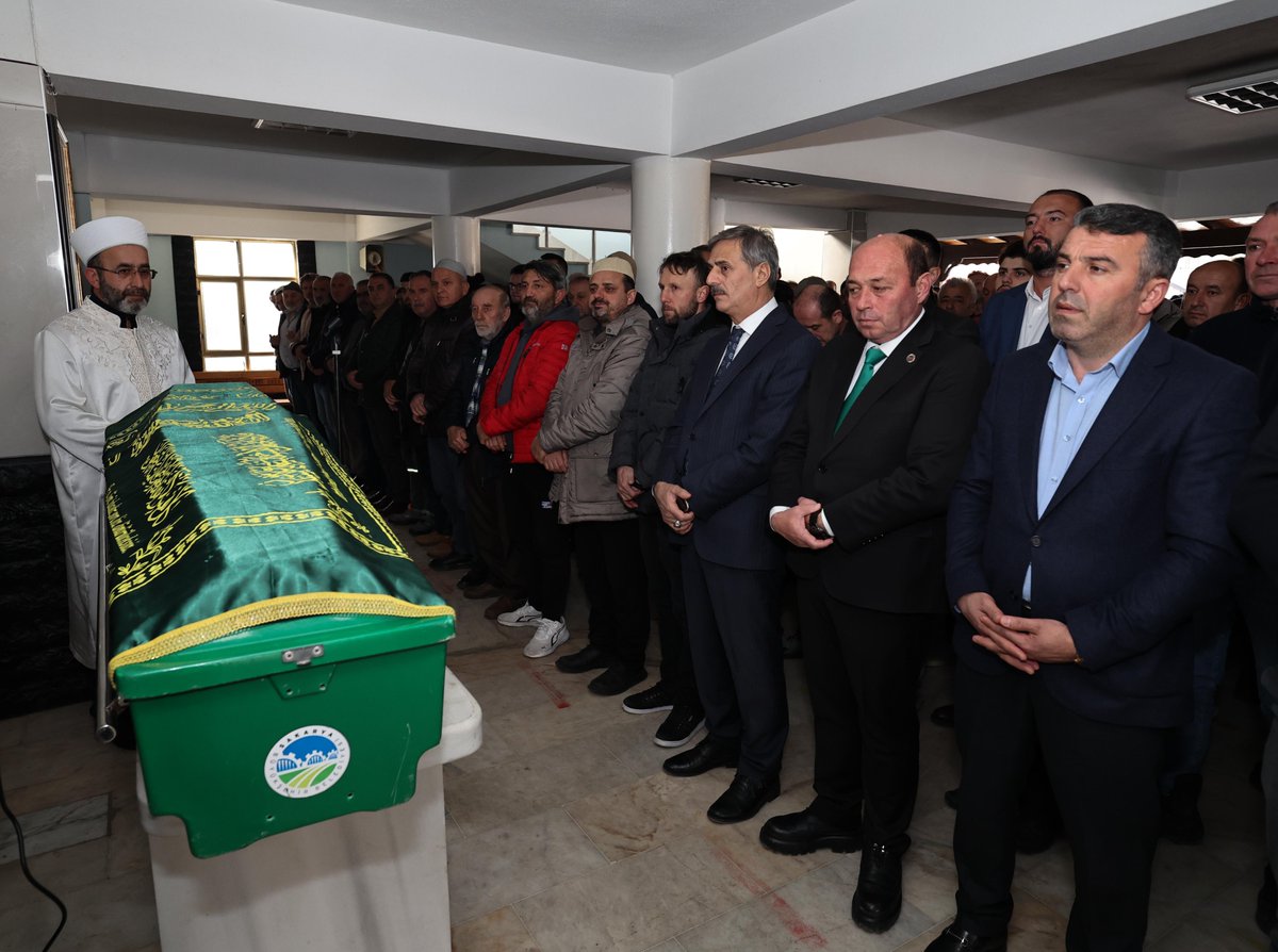 Ferizli sakinlerinden vefat eden Yücel Haymana’nın cenazesine katılarak ailesi ve yakınlarına başsağlığı dileklerimizi ilettik. 
Allah rahmet eylesin. Mekanı cennet olsun.