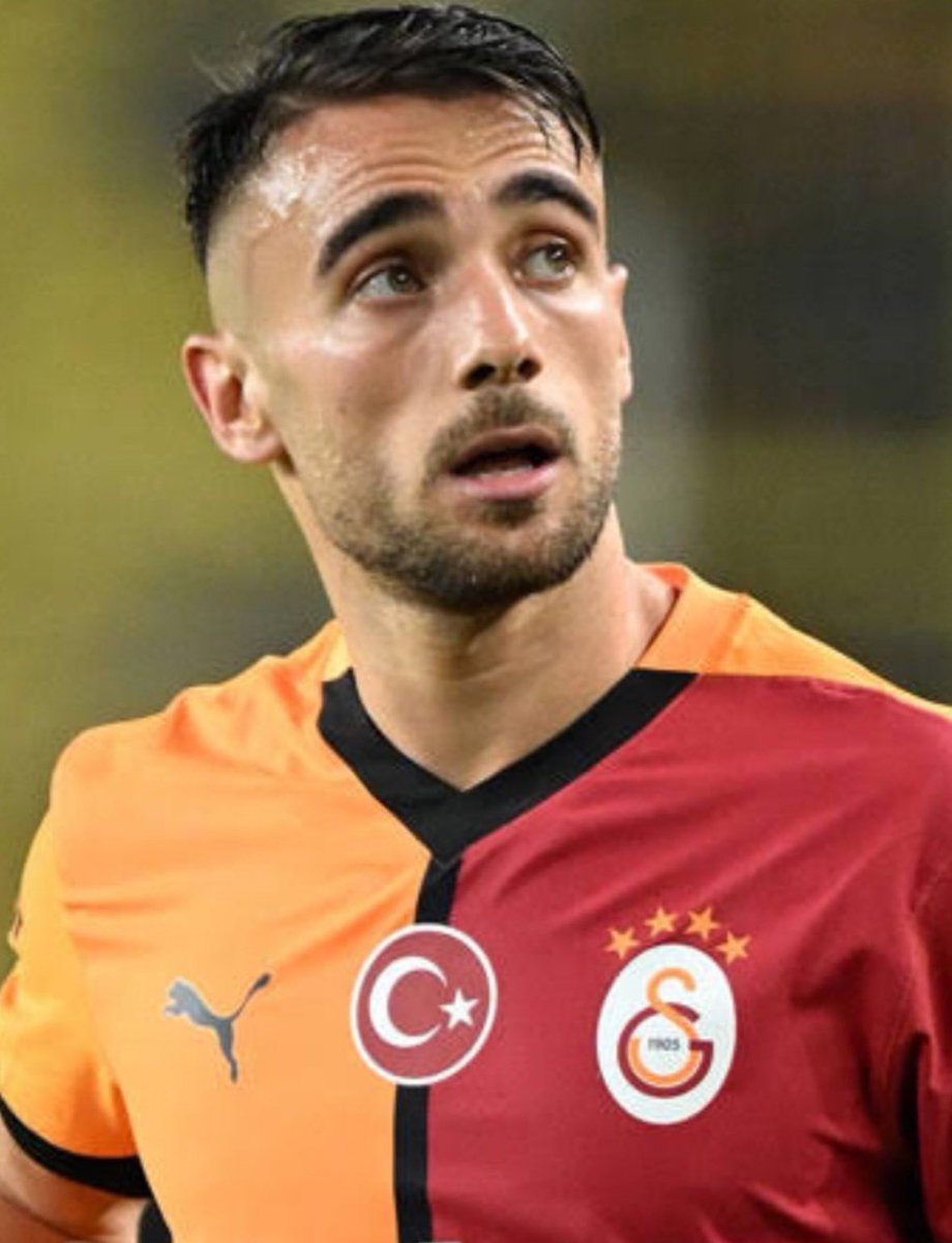 KutluhanTenkyu's tweet image. Bu adamda yetenekli ama cahil adam bakisi var