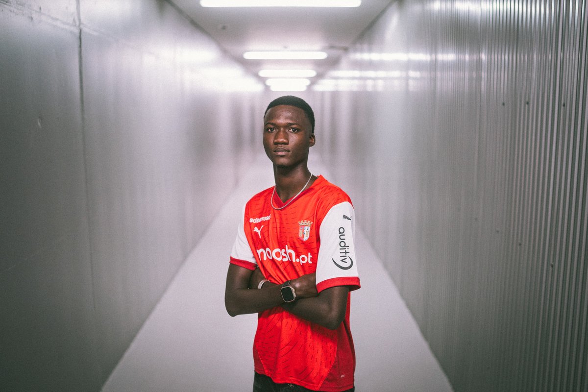 scbragaformacao's tweet photo. Modou Seye é Gverreiro 🇮🇩

O médio senegalês, de apenas 18 anos, assina até 2029. 

#PorMaisFuturo https://t.co/GgG3nvxWMu