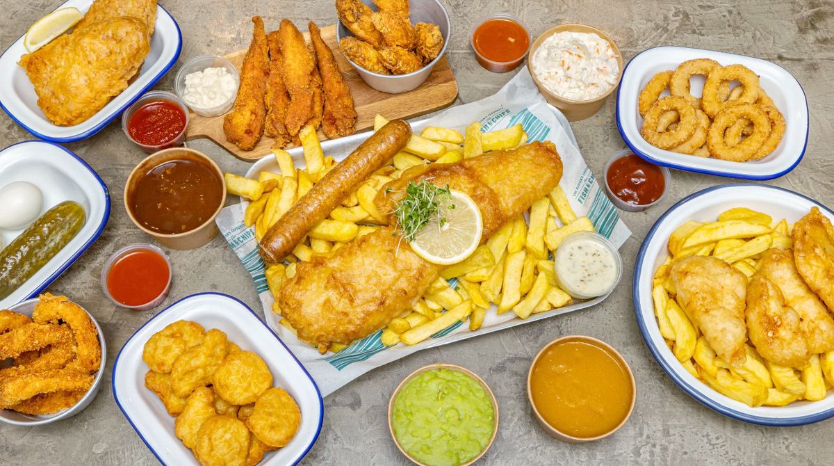 CodandBrew's tweet photo. ⭐️Happy Friday, Friends! 
🚨Nothing starts the weekend off like a crispy fish and golden chips! 
🔥 COME AND GRAB YOUR FRIDAY MUNCH 🔥 
ONLY THE BEST FISH &amp; CHIPS FOR £12.95 - as standard
📍156 Stoke Newington, Church Street, London N16 0JU . Eat in/out or Delivery 
☎️02079162467 https://t.co/jTqYi2eWQz