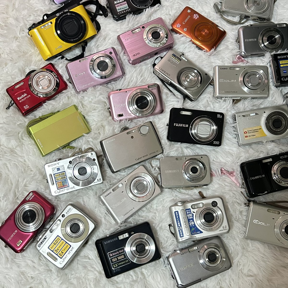 ⭑｡𖦹°‧ tomorrow(31/01) ka 20:30 มีรูปรีวิวจริงให้ทุกตัวนะคะ เต็มระบบทุกตัวเลยย ราคาเริ่มต้นถูกมาก ราคาดีมากแน่นอนค่า

#กล้องดิจิตอลมือสอง  #กล้องดิจิตอลเก่า  #กล้องดิจิตอล #ส่งต่อกล้อง #กล้องดิจิตอลคอมแพค #กล้องดิจิตอล90 #กล้องมือ2 #ส่งต่อcintage