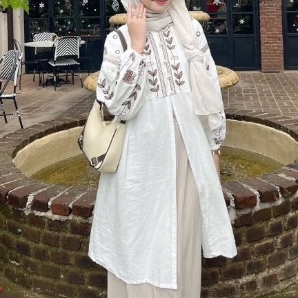 reeyychsia's tweet image. Mau spill tunik yang cantik2 banget untuk hari raya nanti atau bisa dipakai untuk acara lainnya kayak bukber bulan puasa nanti 🥹🫶🏻