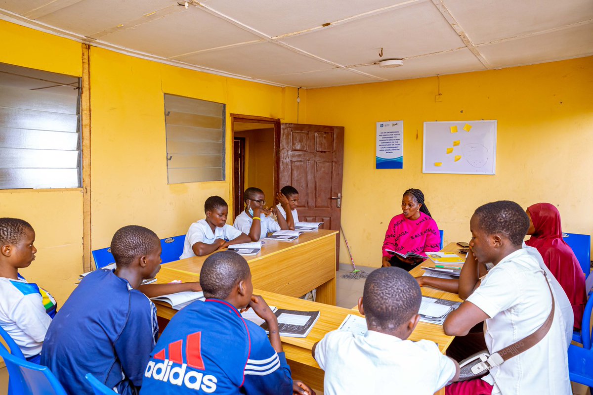 afijioTFL's tweet photo. At Seyi Adisa Development Initiative (SADI), we believe leadership goes beyond the four walls of the classroom—it starts early, even on the football field. 
That’s why we integrate the iLead program into ATFL, ensuring that our young athletes develop values for life also. https://t.co/OgwVCV3A3o