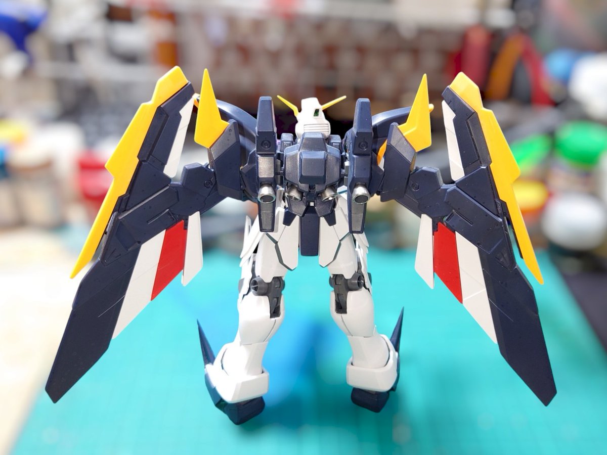 zekkyo_no_kishi's tweet photo. MG ガンダムデスサイズEW ルーセット装備できましたーー🙌

アクティブクロークとは違った翼でウイングガンダムEW(昔でいうアーリィタイプ)っぽい翼でイケメン度アップです＼(^o^)／

クリアパーツがキレイな緑に塗れてよかったです👍 https://t.co/gbFNlhtlDV