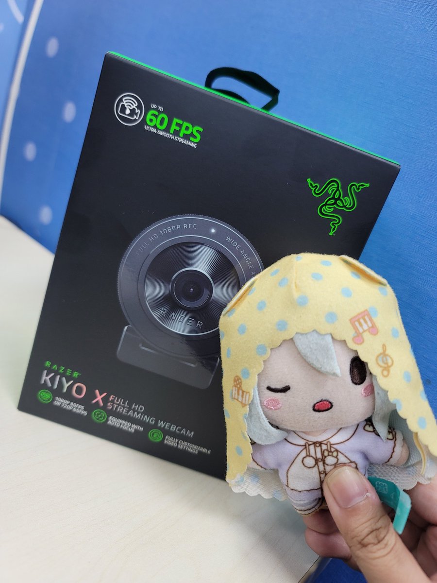 IchiiKimchi's tweet photo. Look what came in the mail today! Thanks @/RazerGold for this wonderful opportunity to work with you playing Hatsune Miku Colorful Stage! More to come soon? 🥹 https://t.co/nAY5dHp6mf