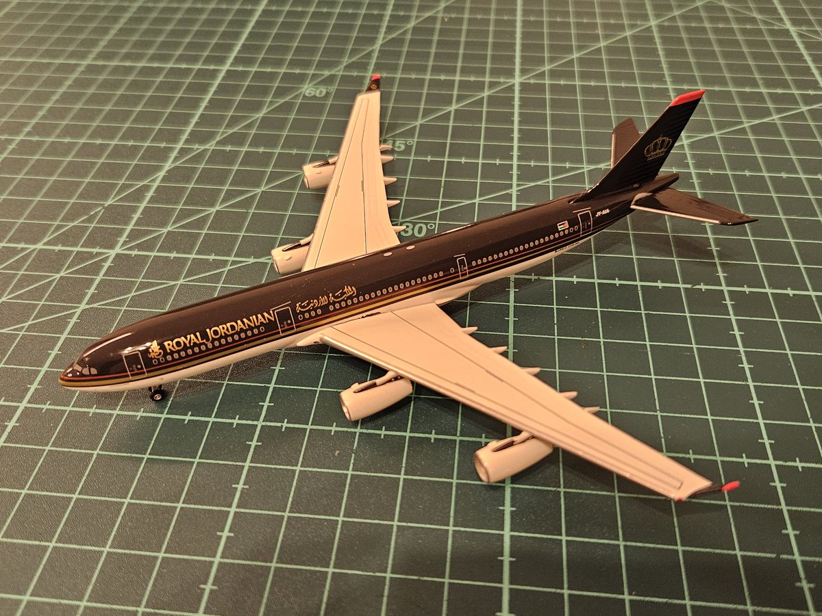 AC_747_HK2000's tweet photo. 今日もグレーブヤード漁り
クローゼットの最下段に到達したので、久々にbig-busモデルを出しました https://t.co/S3bWJr9TYD