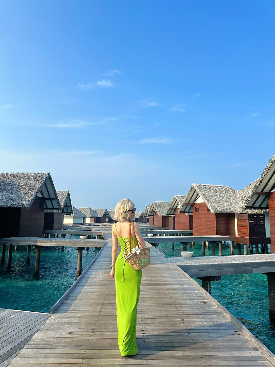 Arya11041's tweet image. Maldives looks like FF14 7.0