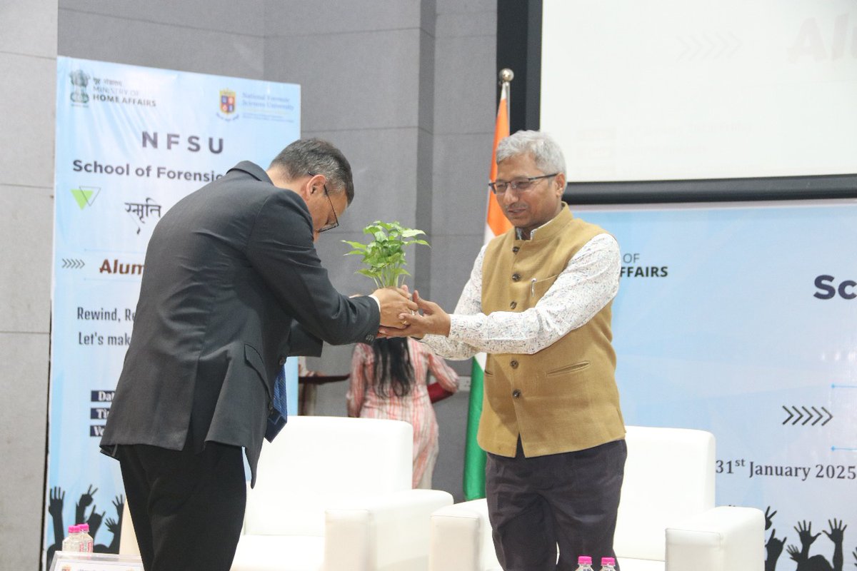 NFSU_Official's tweet photo. #NFSU #AlumniMeet2025 #SchoolofForensicScience #SFS #SmritiSamvardhanam https://t.co/eDwllzKZMz