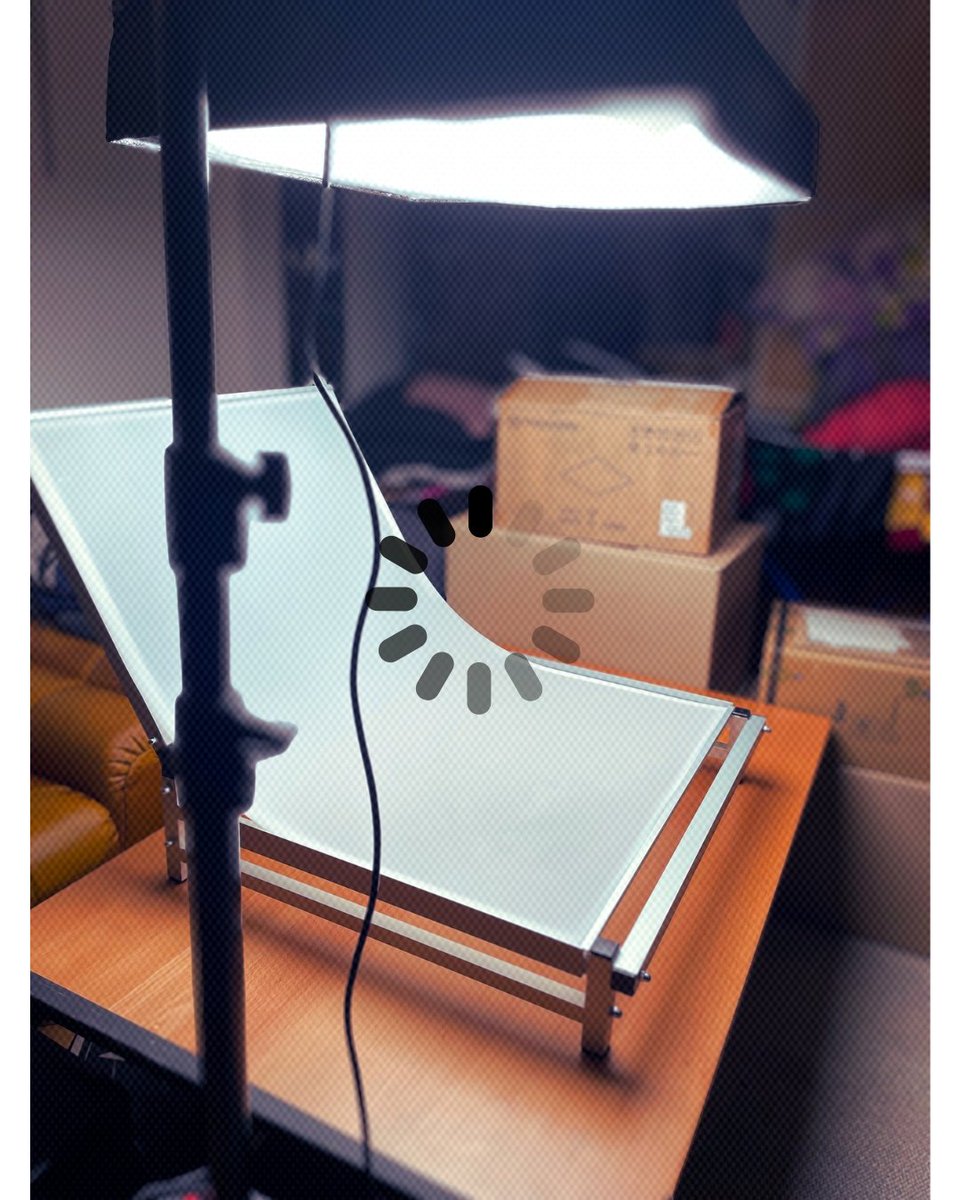 Something new is in the making… 👀
This setup is the foundation of our next phygital collection. A mix of craftsmanship and digital innovation – coming together piece by piece.
More soon. ✨

#Phygital #NFTArt #ComingSoon #HandcraftedInnovation