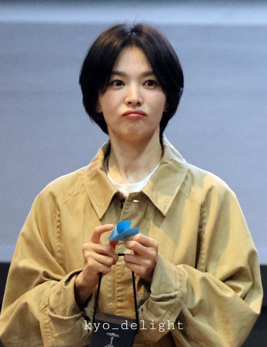 2025.01.25. 검은수녀들 개봉 1주차 무대인사

내 갈색 가나디 쿄여워🫠🤎

#송혜교
#songhyekyo
#검은수녀들
#darknuns