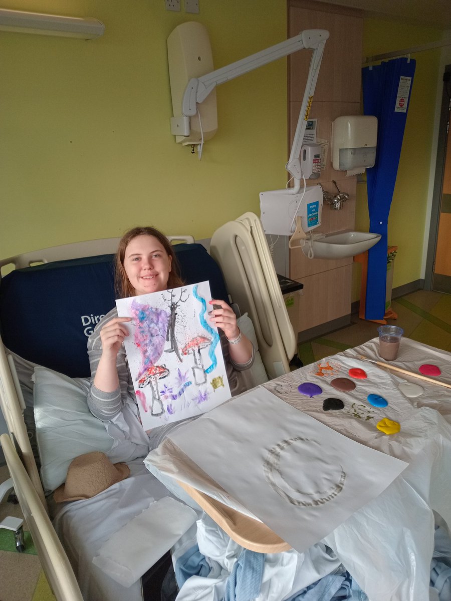 ParkTeaching's tweet photo. On E5 our hospital patients are getting creative by creating their own versions of #Jacksonpollock ... what stars! What do you think? @bolton_pru @boltonnhsft @WesthoughtonHS @MrGSGC https://t.co/ZFN8MXa3Lw