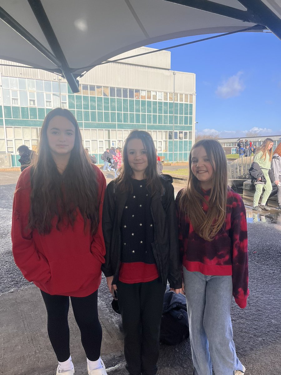 We have painted Bryntirion Comprehensive School RED today!! 🎨

All in support of @velindrefundraising #WearRed2025 #GwisgoCoch2025 day 🟥 

The day has been a huge success. Diolch! 

📸 Here are some photos…
