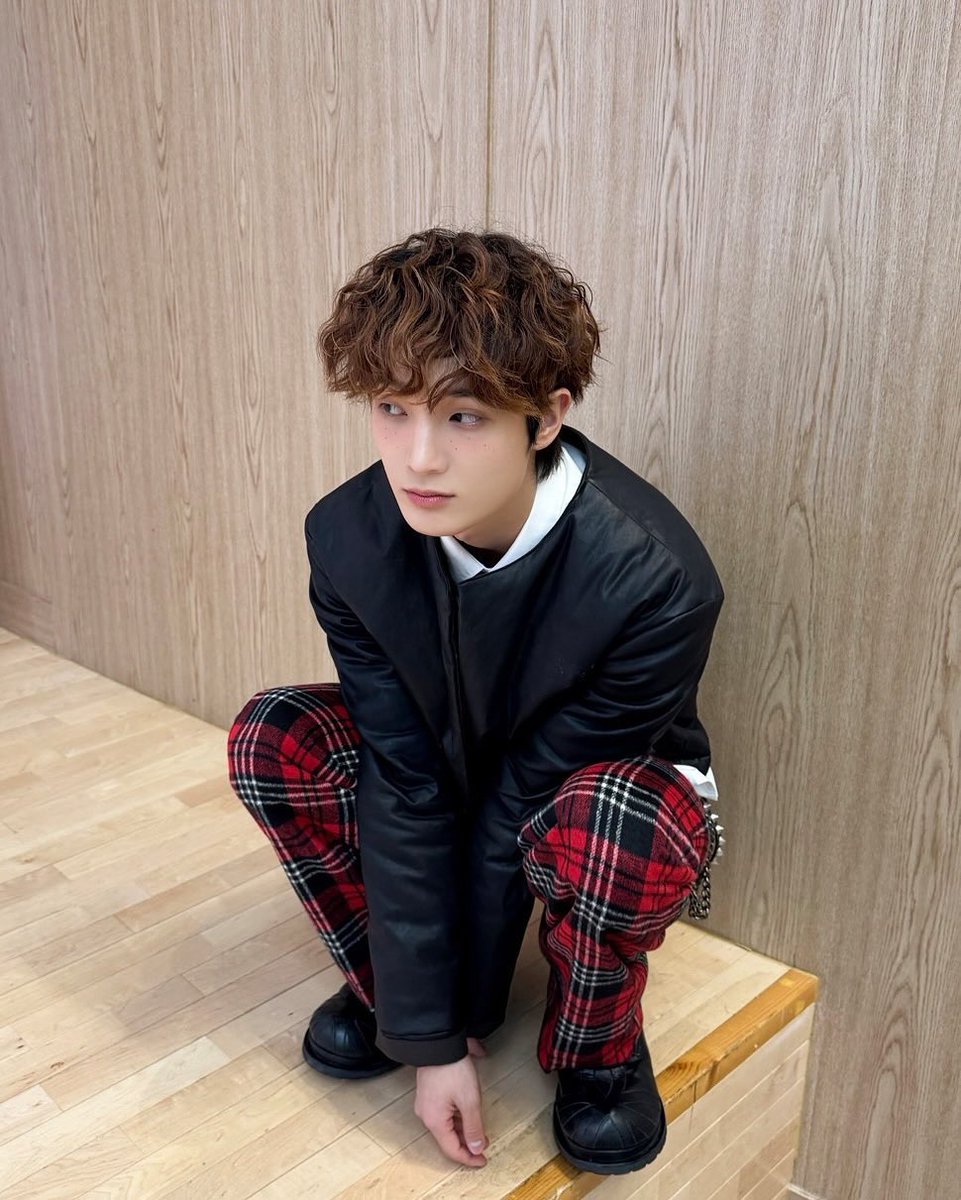 SUMIN_FR_FAN's tweet photo. ⚪️ |「𝐓𝐑𝐀𝐃𝐔𝐂𝐓𝐈𝐎𝐍」

« ( ♪˶´・ᴗ・ `˶ ♪) »

🔘| @xikers_official 

⸺

#SUMIN #CHOISUMIN #수민 #KQFELLAZ2 #KQFELLAZ #XIKERS 
#WATCH_OUT https://t.co/vkHDASHppf