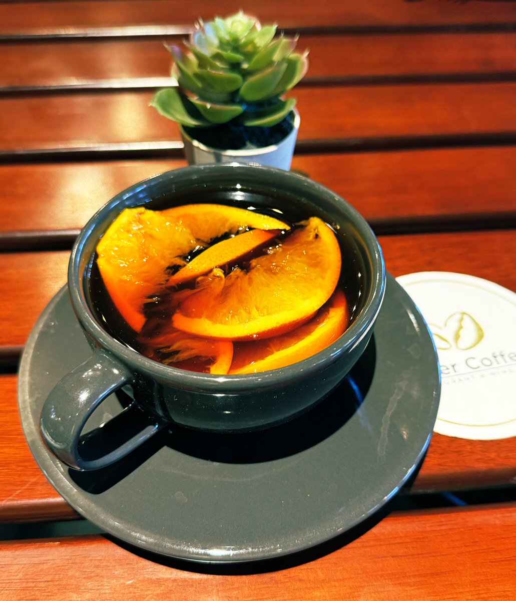 Geeky_Foodie's tweet photo. Back to my favourite solo hangout for some #Kaapiness, me time and weekly recharge!!
Coz it’s #Friyay #FoodVibesOnly #TeamCoffee #OverCoffee https://t.co/Oiof6KA8Q5