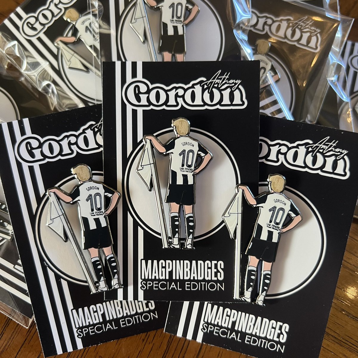 Magpin1's tweet image. Anthony Gordon pin badges AND the bumper sticker packs go on sale TONIGHT @ 6pm! 🪄

For your chance to win one of each, simply;

- Retweet this tweet 🔁
- Follow @Magpin1 ✅

Winner announced shortly before 6pm tonight. Good luck! #NUFC

magpinbadges.bigcartel.com