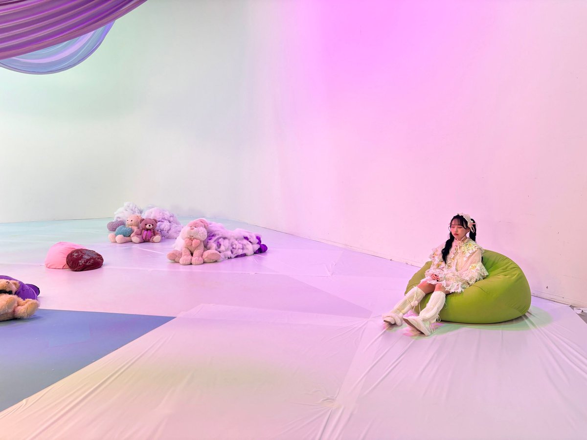 かがみ 🪞🧸🪄︎︎🎀🤍✨️ MVおふしょっと