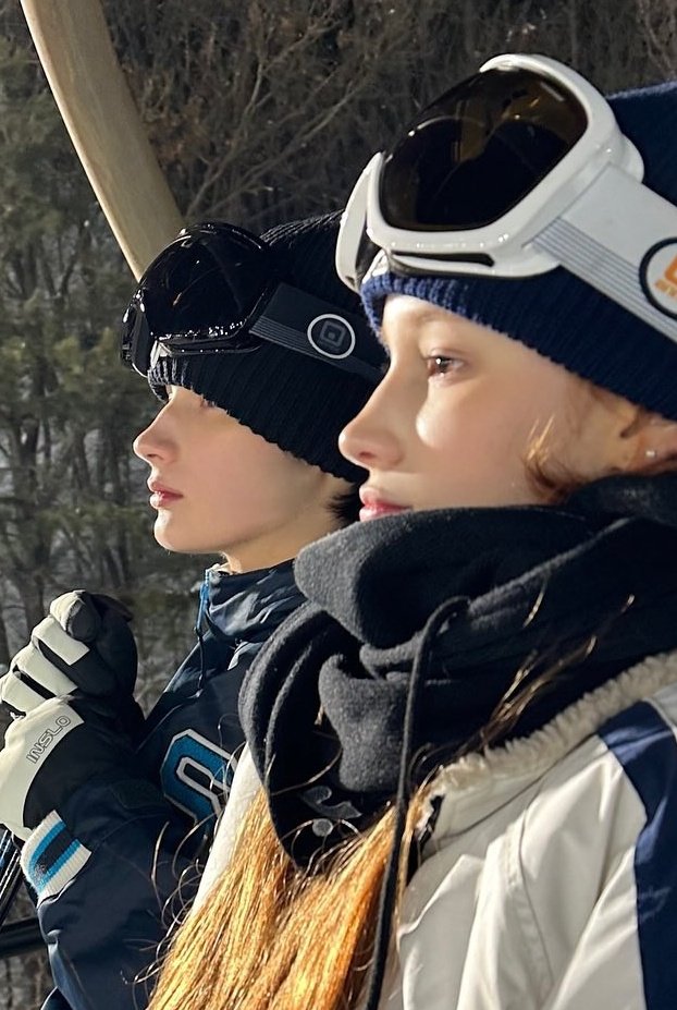 the gods rlly blessed them with such noses omg..