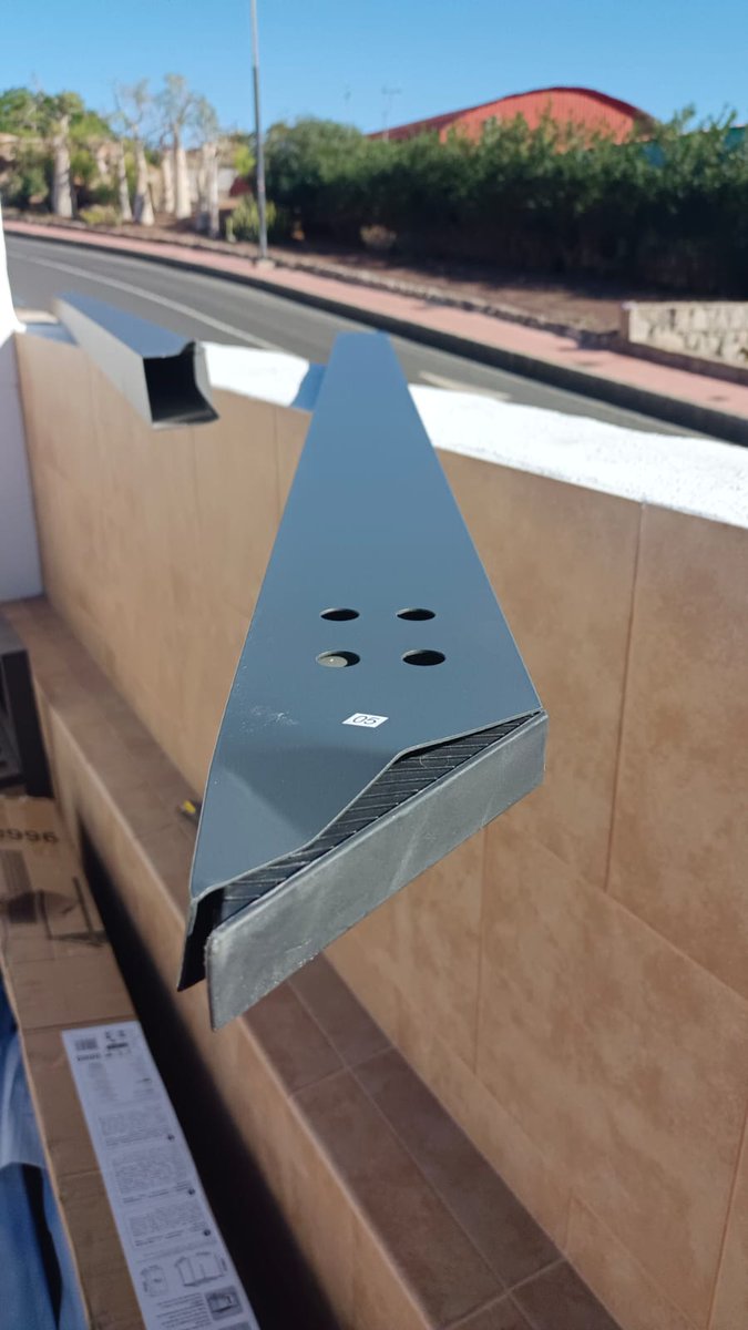 dj_men6's tweet photo. 📢 ¡Carrefour vulnera mis derechos! compré una pérgola en @CarrefourES del https://t.co/QD5S5YnXzP me la envían defectuosa y ahora exigen que me desplace para que me devuelvan mi dinero. Incumplen el RD - Ley 7/2021 y me hacen perder tiempo. ¡Exijo solución YA! #consumo #reclama https://t.co/qqPnT8O3Ye