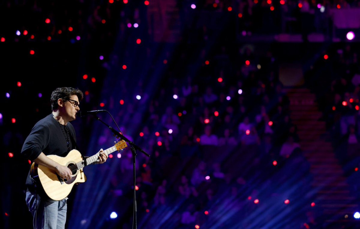 johncmayerup's tweet photo. John Mayer performing at FireAid last night https://t.co/MYiysEfrvy