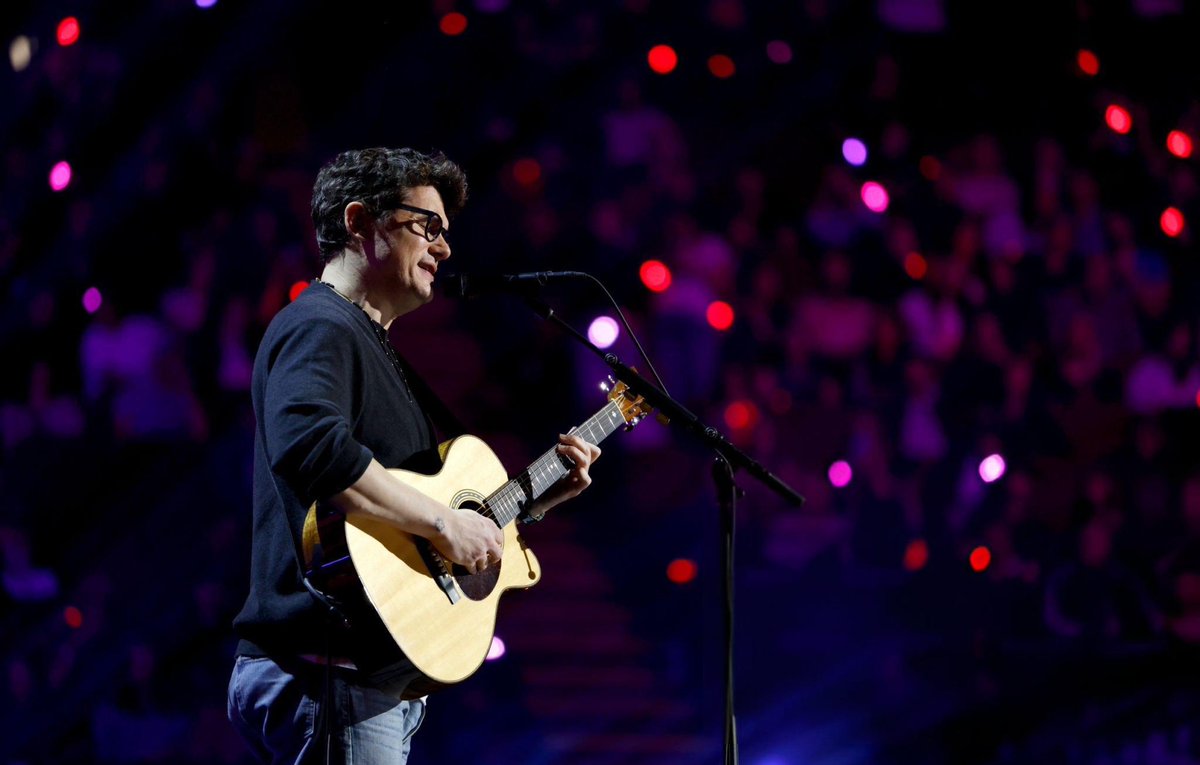 johncmayerup's tweet photo. John Mayer performing at FireAid last night https://t.co/MYiysEfrvy