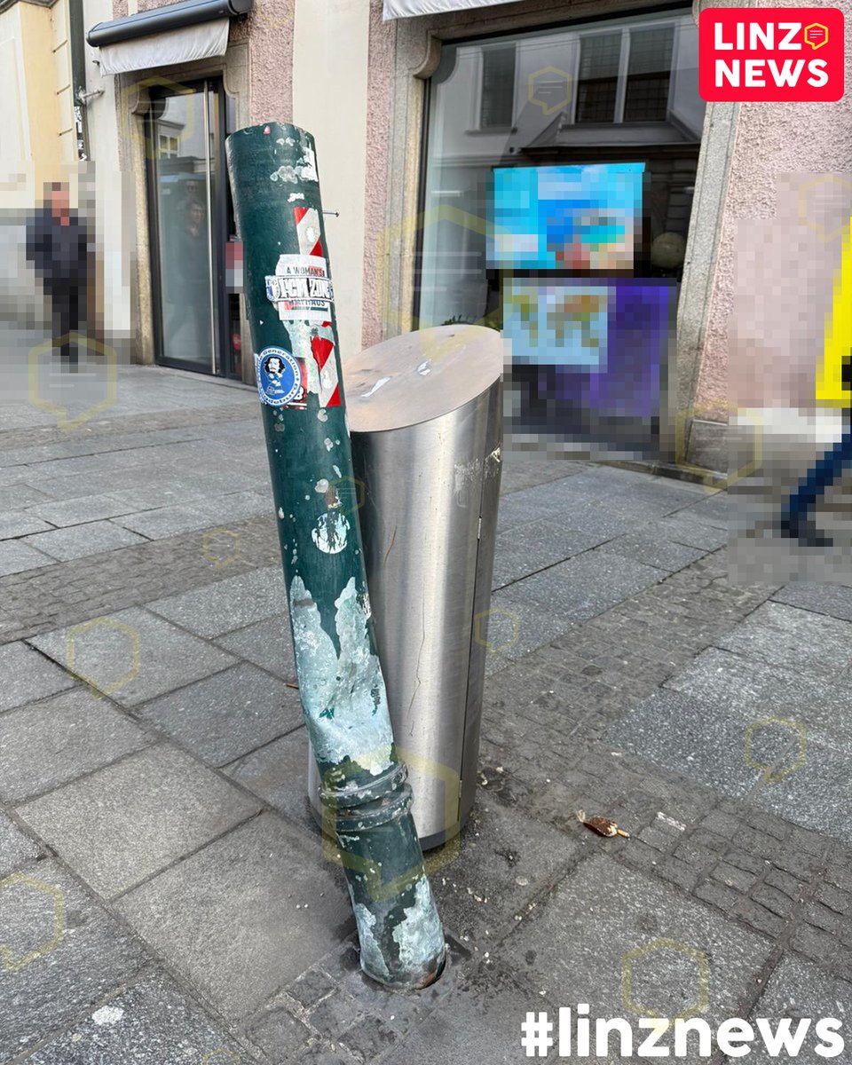 linzdotnews's tweet photo. 🗨️ Leserfrage: "Wie lange ist denn die Laterne auf der Landstraße schon kaputt?"
📸 Leserfotos
#landstrasse #laterne #city #leserfrage #frage #linznews https://t.co/Bx7MOXljk5