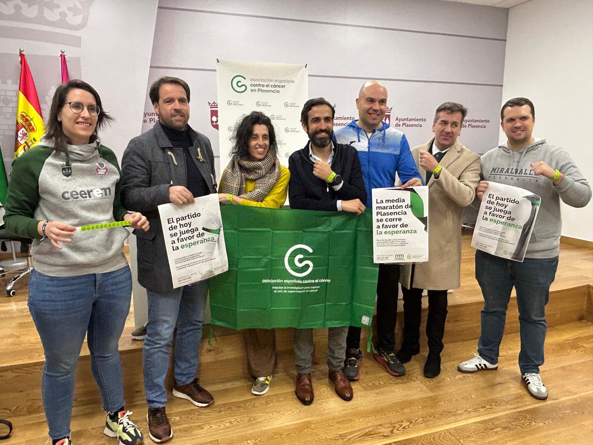 🟢👟Este domingo el millar de participantes de la media maratón de Plasencia lucirán nuestro brazalete verde de la esperanza, al igual que muchos más deportistas, por alcanzar el 70% de supervivencia frente al cáncer en 2030. ¡Únete!

#TodosContraElCáncer