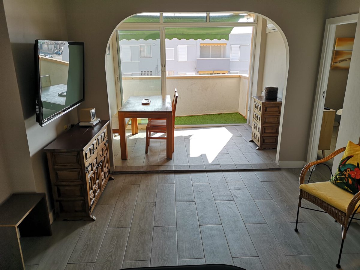JaveaEstates's tweet photo. Charming 3-Bedroom Apartment Near Arenal Beach
€ 269.000,00 | 3 Bedrooms, 1 Bathrooms, 70.00 sqmt
Discover this bright and modern 70m² apartment, perfectly located just 200 meters from Arenal Beach. 
https://t.co/DrG8YOMJY8 https://t.co/3AkKlSyZ4C