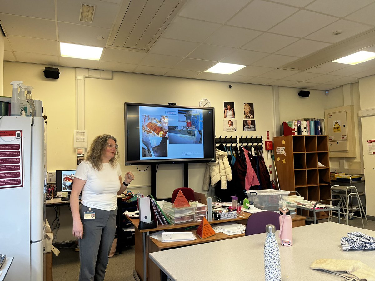 MrsLynchHE's tweet photo. Thanks to @ClacksCouncil Environmental Health department for coming in to speak to our Higher/N5 HFT class. Very informative👏 https://t.co/dxHiWtL95x