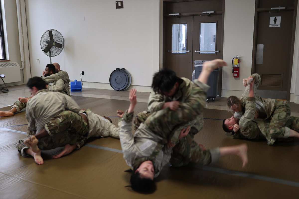 DevensFort's tweet photo. Members of the 804th Medical Brigade, U.S. Army Reserve, switch partners to practice techiques during the #MACP Modern Army Combative Program at Devens RFTA Jan. 31. #ArmyCombatives @USArmyReserve @nationalguard @Marforres @ArmyIMCOM @99thDiv @ASAFortDix @JointBaseMDL https://t.co/33Ry4EQ3Fc