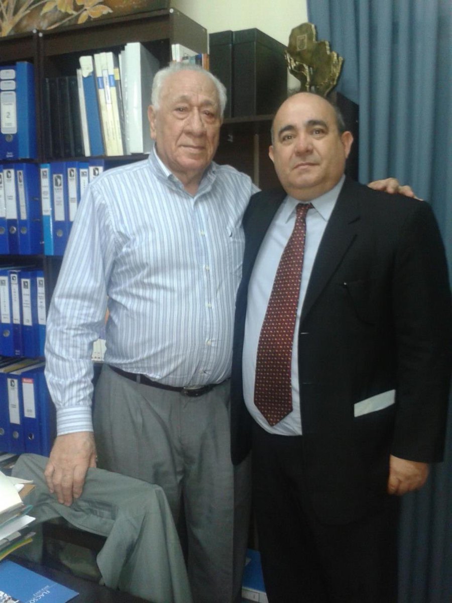 Dr. Domingo Rivarola QEPD. Un paraguayo de prestigio internacional. Referente de las investigaciones sociales en Paraguay. Fundador del CPES, instrucción que ha sido fuente a la que recurrimos como estudiantes y después como profesionales. Una gran pérdida para el país.