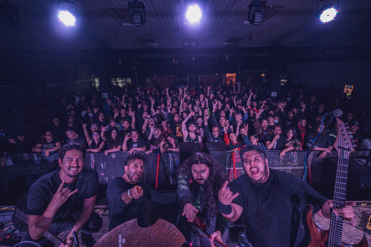 AsedioMX's tweet image. Anoche, tras abrirle a #LeftToDie en el #Foro28. 👊

¡Gracias a todos!

📸#AlbertoTorresPiñera. 😚