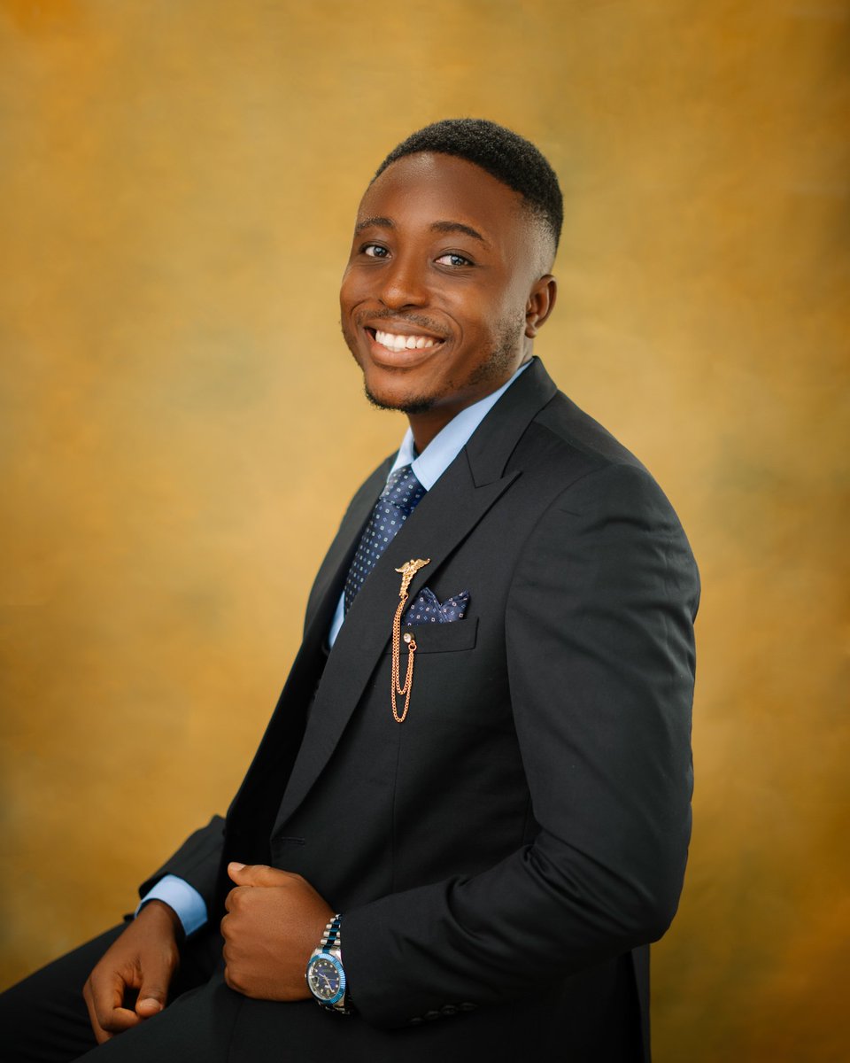 korlynz's tweet photo. 3 days ago I made my childhood dreams come true 🥹, I've now been inducted into the medical profession. Officially Dr Okafor Collins Chukwuemeka, MB;BS BENIN. https://t.co/gUMy5VtMyS