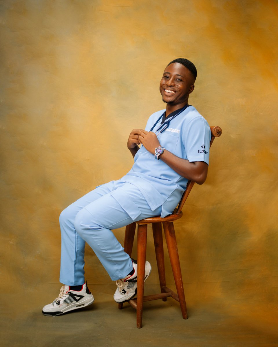 korlynz's tweet photo. 3 days ago I made my childhood dreams come true 🥹, I've now been inducted into the medical profession. Officially Dr Okafor Collins Chukwuemeka, MB;BS BENIN. https://t.co/gUMy5VtMyS