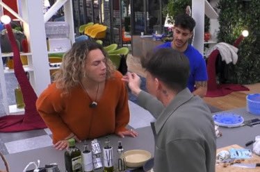 herhels's tweet photo. no te pongas celoso javier solo tiene ojitos para ti

 #fevier #grandefratello https://t.co/mIv8TQROlC
