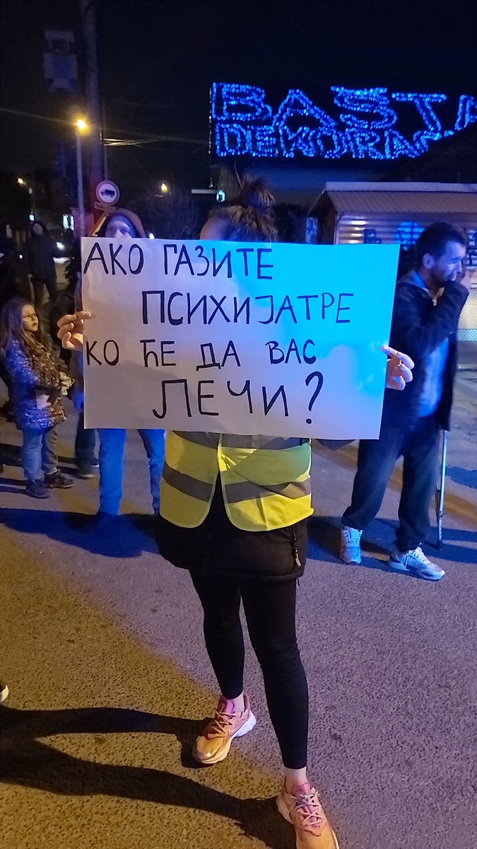 sspdunavskiV's tweet photo. Leva obala Dunava je ustala!

Solidarno uz studente za slobodu i pravnu državu 🇷🇸 https://t.co/Lpp5Ik03R7