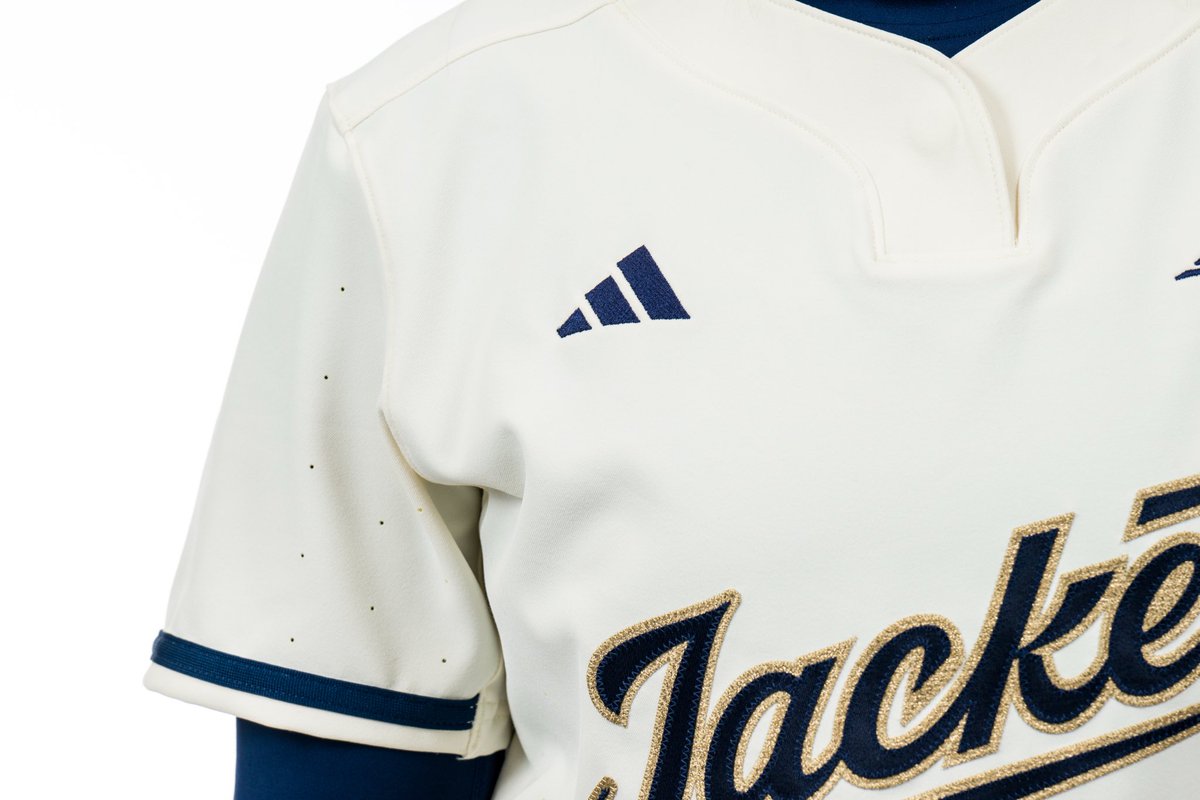 The Gold Standard 🤩

<a href="/adidasDugout/">adidas Dugout</a> | #StingEm