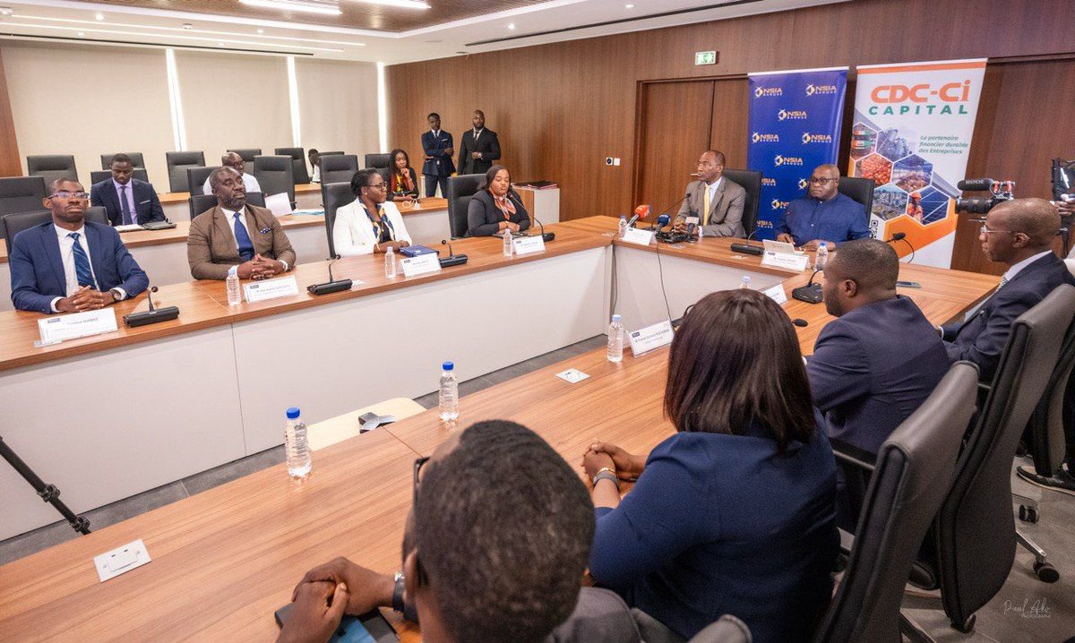 LeonceYace's tweet photo. Hier, jeudi 30 janvier 2025, #NSIABanqueCI et la Caisse des Dépôts et Consignations de Côte d’Ivoire (CDC-CI) Capital ont procédé à la signature d'un protocole de financement pour l'accélération de l'inclusion financière et économique en Côte d'Ivoire.
Cet emprunt subordonné d’une valeur de 3 milliards de FCFA vient renforcer les fonds propres de notre banque et sera consacré au financement de projets d'investissements verts, notamment dans le secteur agroindustriel.
C’est un financement à fort impact social que nous avons signé hier avec M. le Directeur Général Arthur Coulibaly, et qui aura pour but de répondre aux besoins croissants des entreprises ivoiriennes en matière de transition écologique.