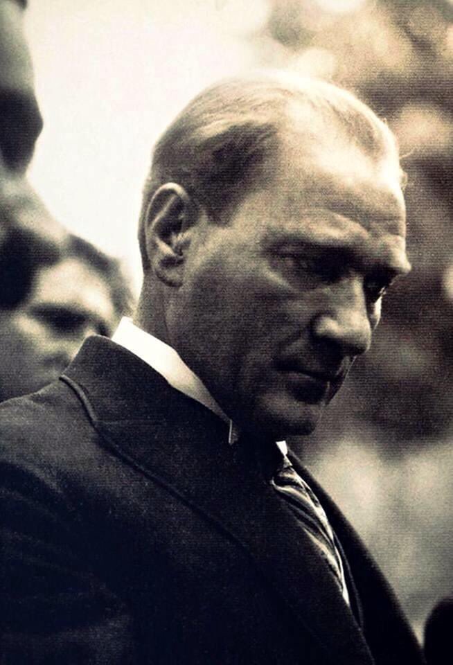 Silemeyeceksiniz!

İzindeyim Atam❤️
Sonsuza dek. !

#MustafaKamalinaskerleriyiz 
#TeğmenlerimizinYanındayız