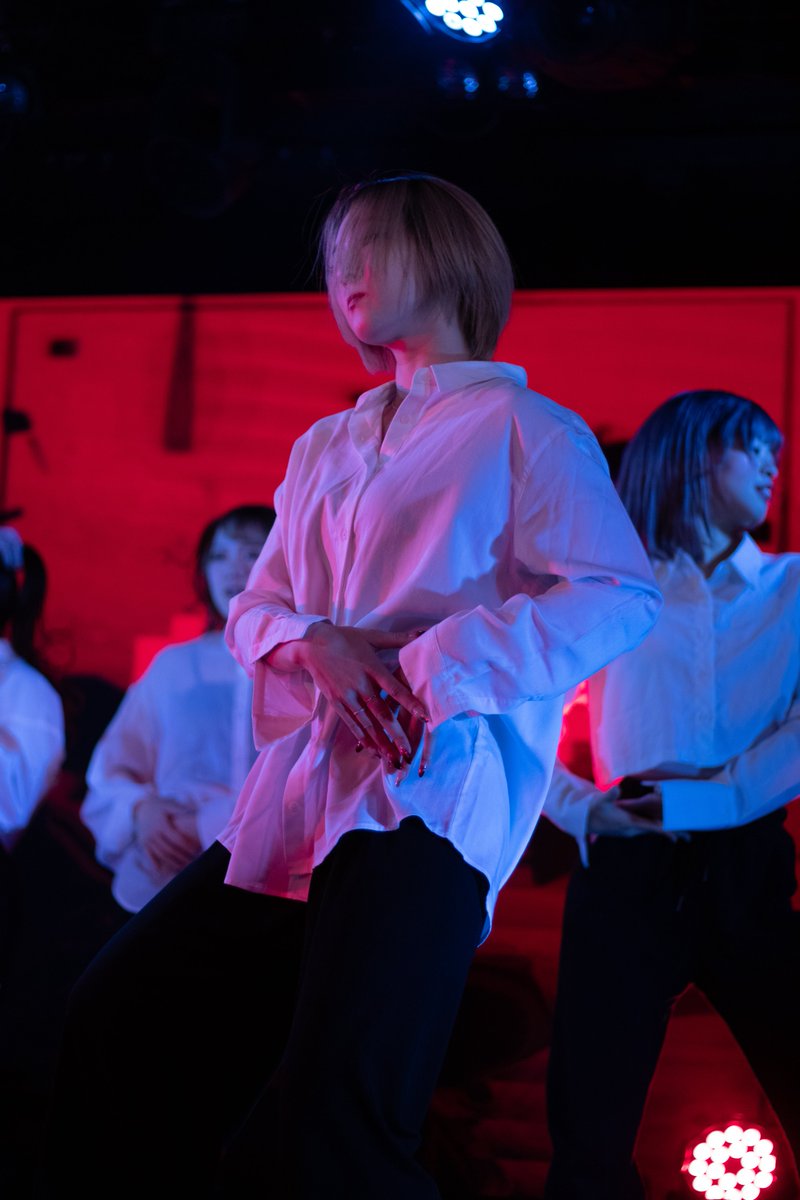 この時間なら12月のYOASOBIの写真から載っけてもバレないと思うんだよね🙃

#SDN_now #showdiner #ショーダイナー #アキバスクランブル #YOASOBI公演