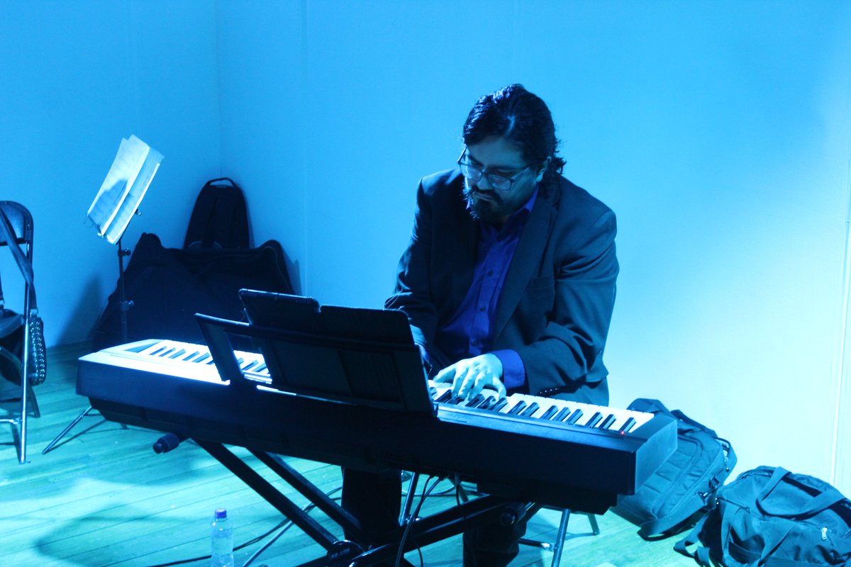 Ayer tuvimos una Noche de Jazz en #LaCasa increíble con nuestros amigos de Ipanema Jazz, gracias a todos los que nos acompañaron. Recuerda que el último jueves del mes son noches jazzeras en #LaCasa. ¡Te esperamos!

#SomosUAEMéx 💚💛
#SomosCultura
@SDC_UAEMex