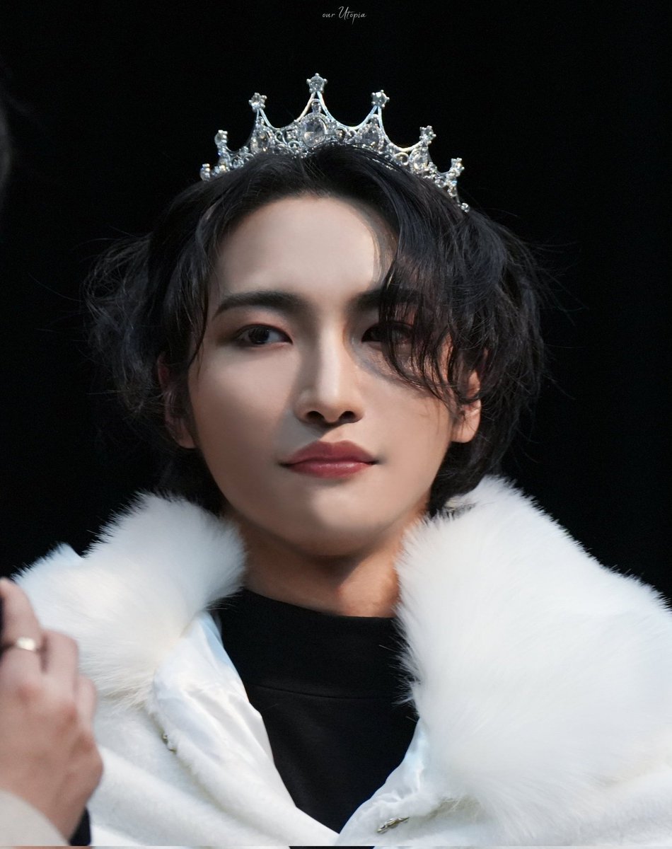 aboutstrwbrryeo's tweet photo. prince sh: you. i'm looking for my brother. ys. he's with one of your crewmates

captain hj: well, hello, pretty. yes, jh

sh: take me to them

hcngjccng: nah, i'm sure they don't wanna be interrupted. i could entertain you while we wait for them

sh: ew don't even think about it https://t.co/5zRJ5gkmIN