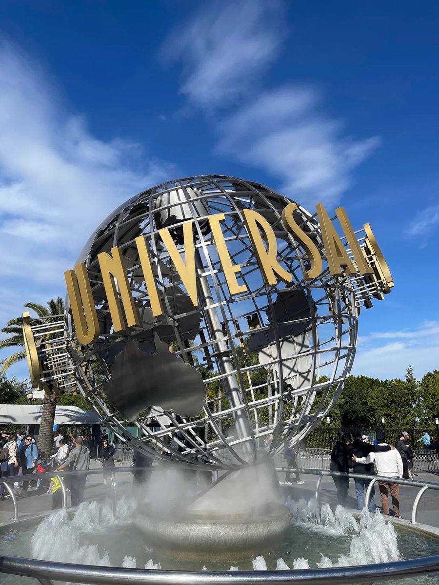ParksAndCons's tweet photo. To help recognize first responders who battled the Los Angeles wildfires, @UniStudios is offering complimentary theme park admission. Here’s more: https://t.co/2PIbwDX114 #AtUniversal #UniversalStudiosHollywood https://t.co/HJQ1UCpJlG