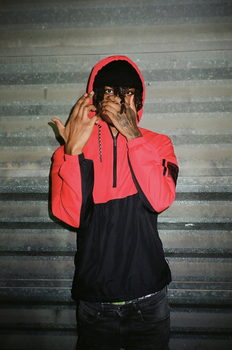 RoIy69's tweet image. Smokingskul

#smokingskul