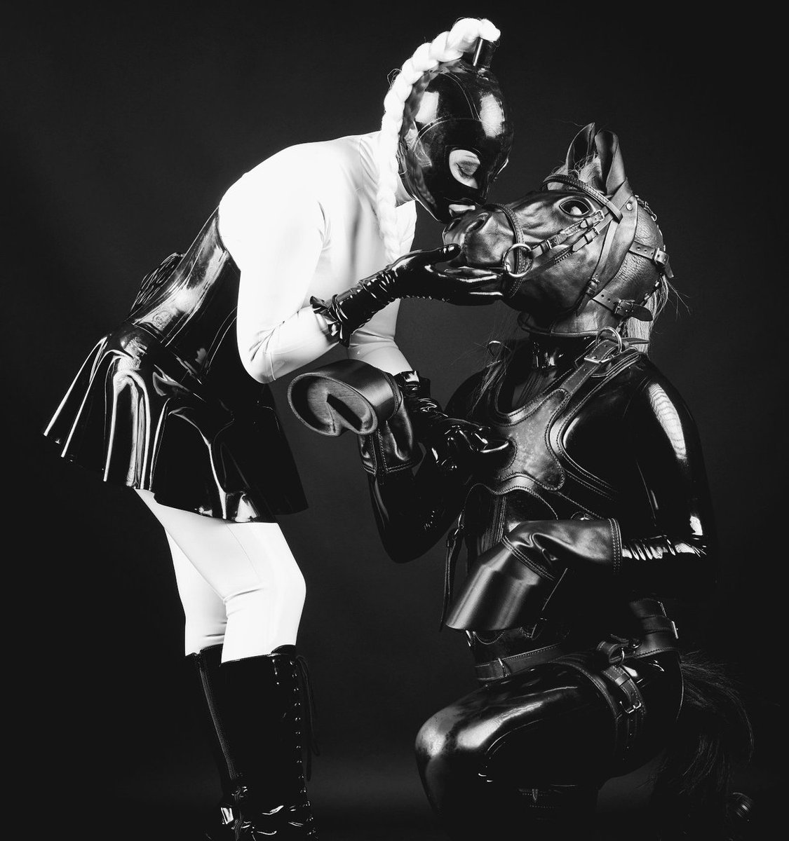 Just one kiss for sweetie 💋

Gear: Equus-signum.cz
Mistress: <a href="/Eli_Dark_/">Madam Eli</a>
Pony: ltx.rupi (Instagram)

#ponyplay #ponyplaygear #latex #rubber #pony #horse #mistress #domina #equussignum